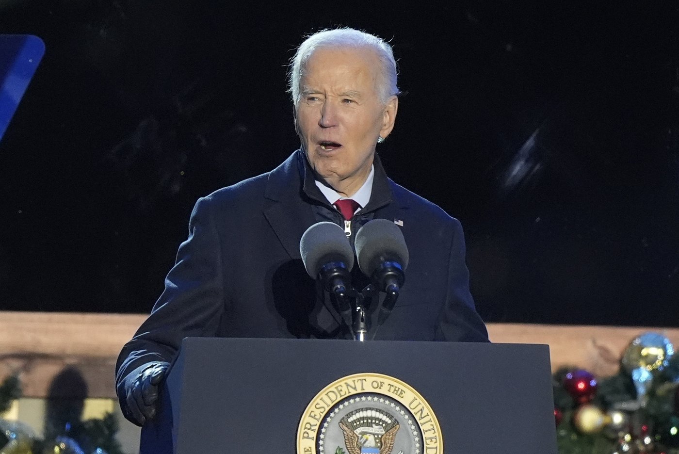 Biden at tree lighting says his holiday wish is for US to continue to seek light, liberty and love | iNFOnews.ca Biden at tree lighting says his holiday wish is for US to continue to seek light, liberty and love | iNFOnews.ca