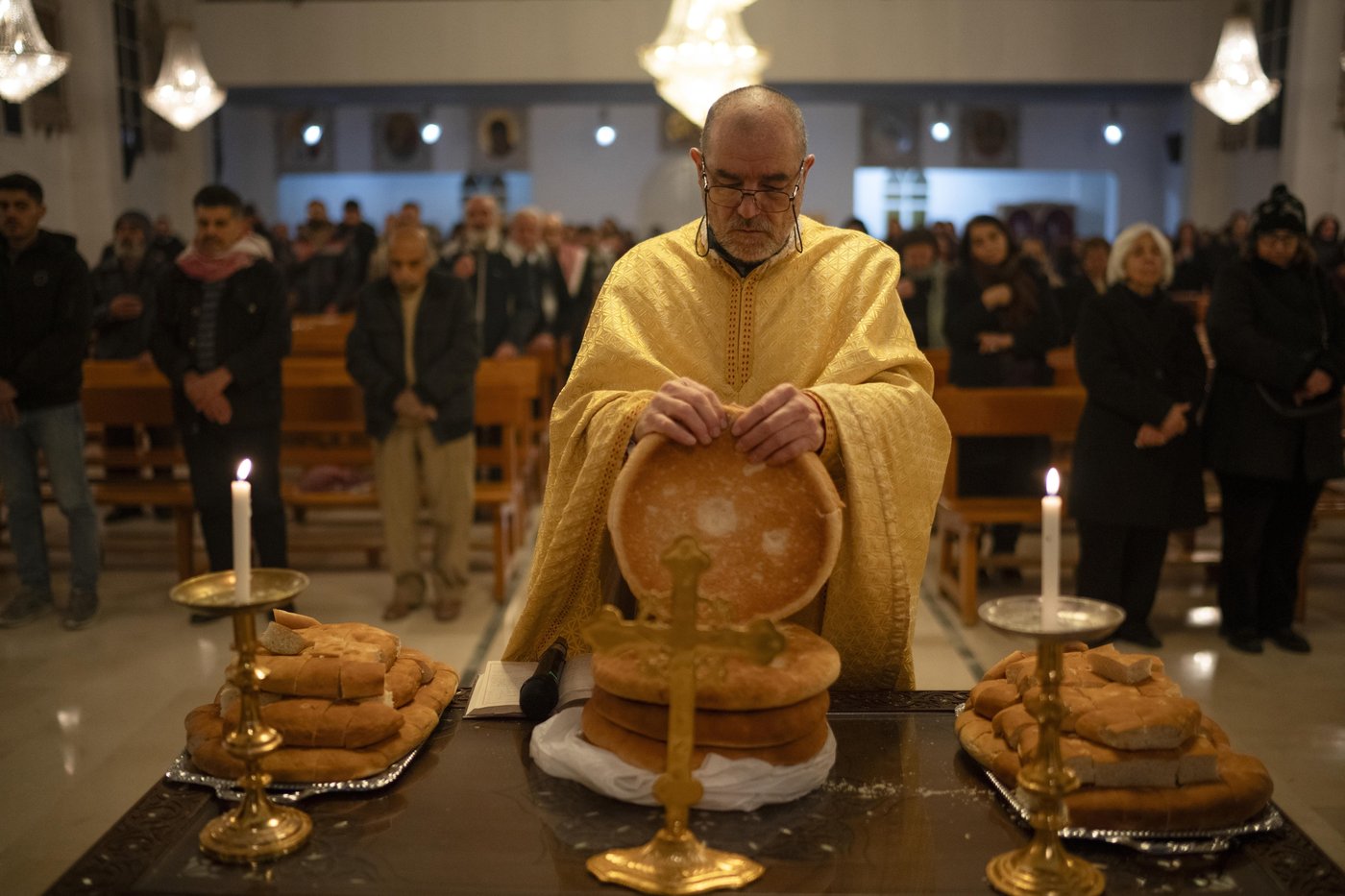 Cities worldwide hold subdued Christmas Eve celebrations amid conflicts | iNFOnews.ca Cities worldwide hold subdued Christmas Eve celebrations amid conflicts | iNFOnews.ca