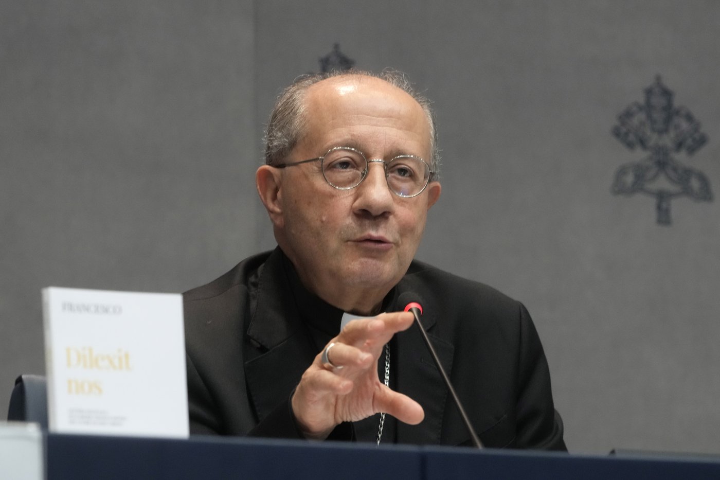 Pope Francis denounces a world 'losing its heart' in 4th encyclical of his papacy | iNFOnews.ca