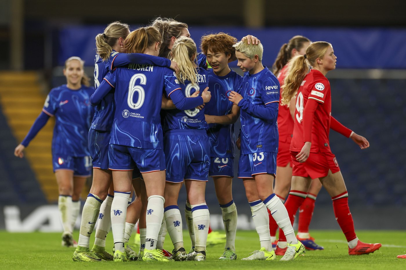 Jónsdóttir scores 4 as Wolfsburg clinches quarterfinal spot by routing Roma 6-1 in Women's CL | iNFOnews.ca