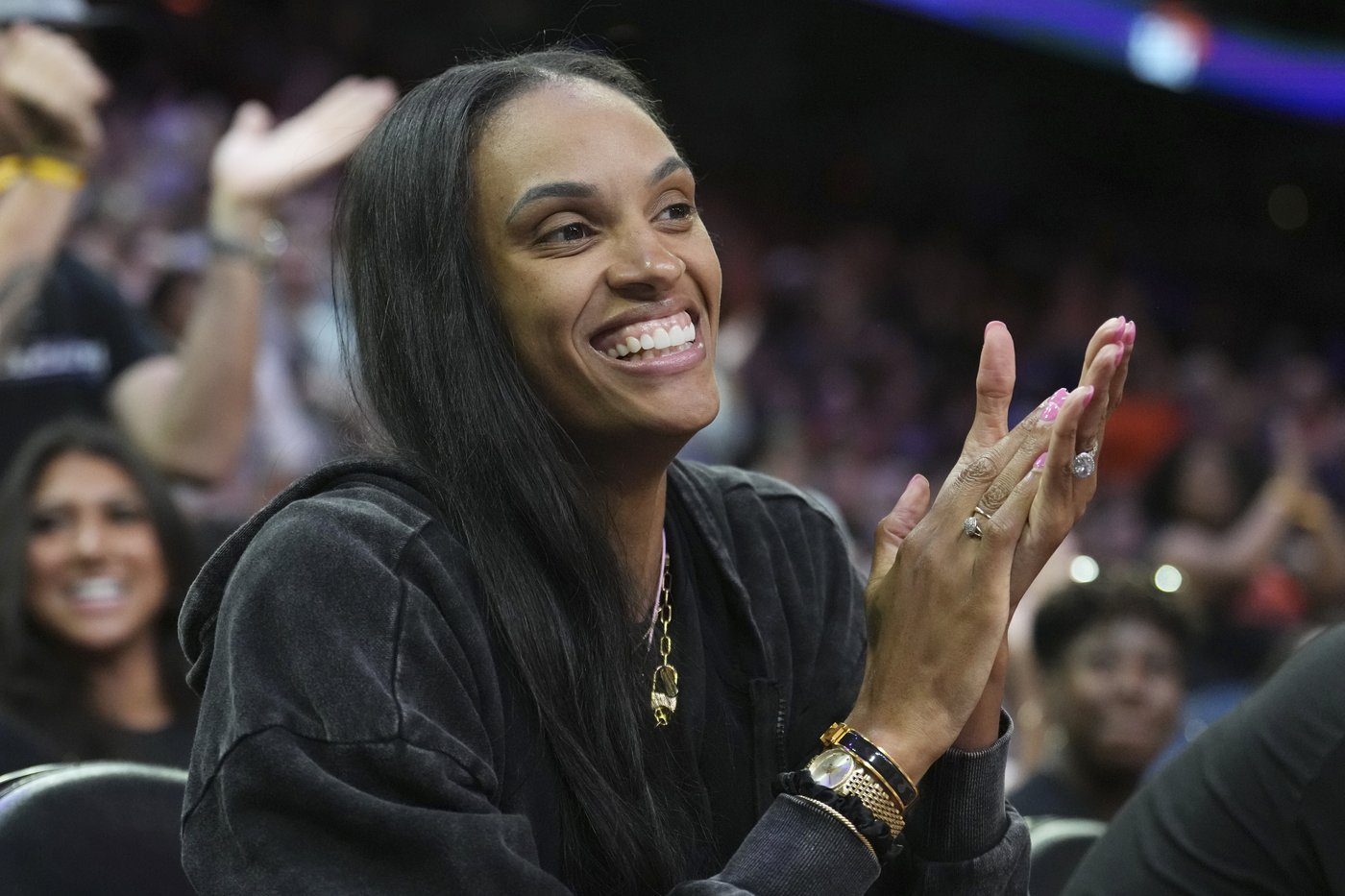 DeWanna Bonner rejoins Phoenix Mercury after signing as a free agent | iNFOnews.ca