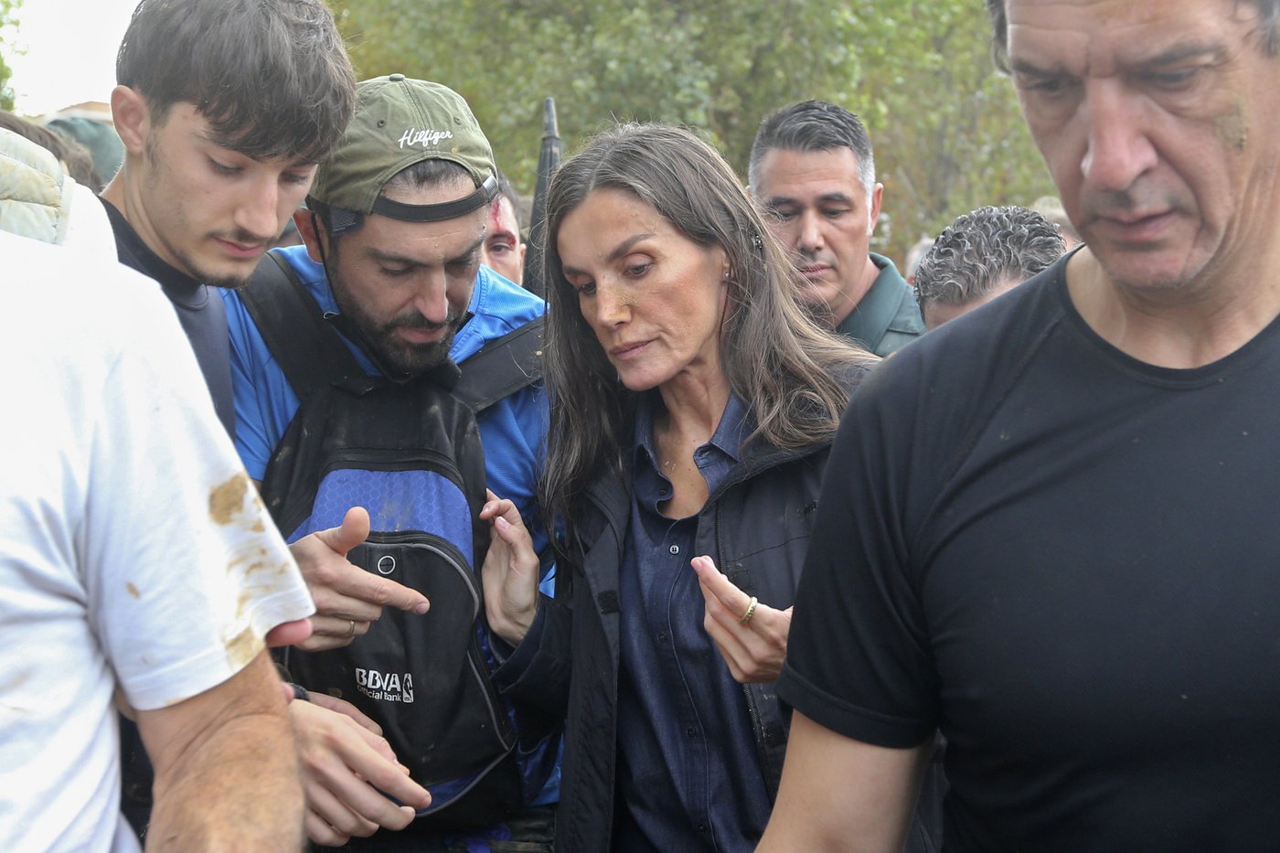 Spain flood survivors hurl mud at the royals and top government officials | iNFOnews.ca Spain flood survivors hurl mud at the royals and top government officials | iNFOnews.ca