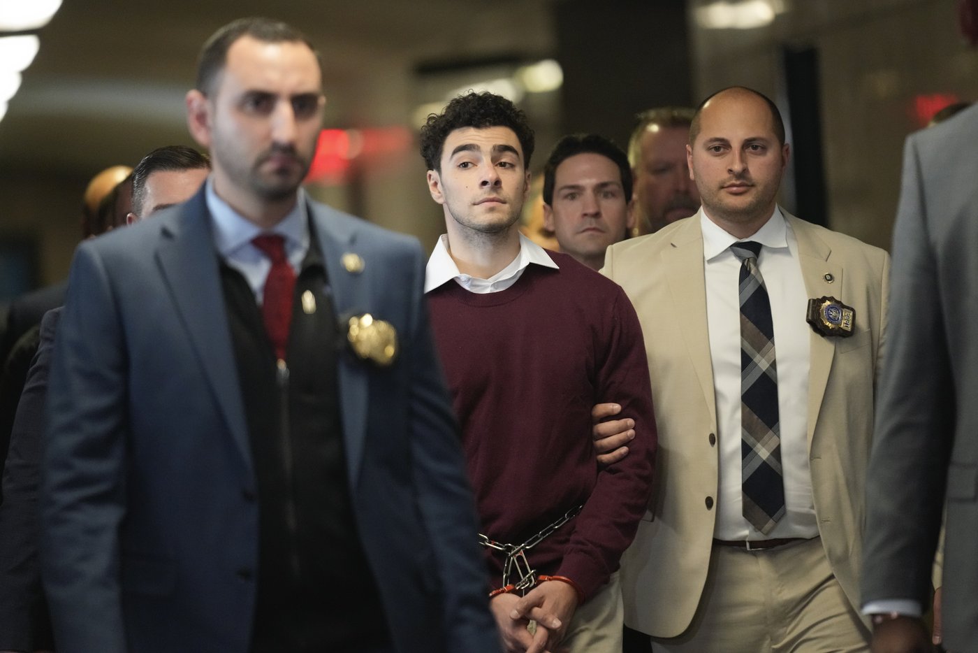 Luigi Mangione pleads not guilty to murder and weapons charges in UnitedHealthcare CEO's death | iNFOnews.ca
