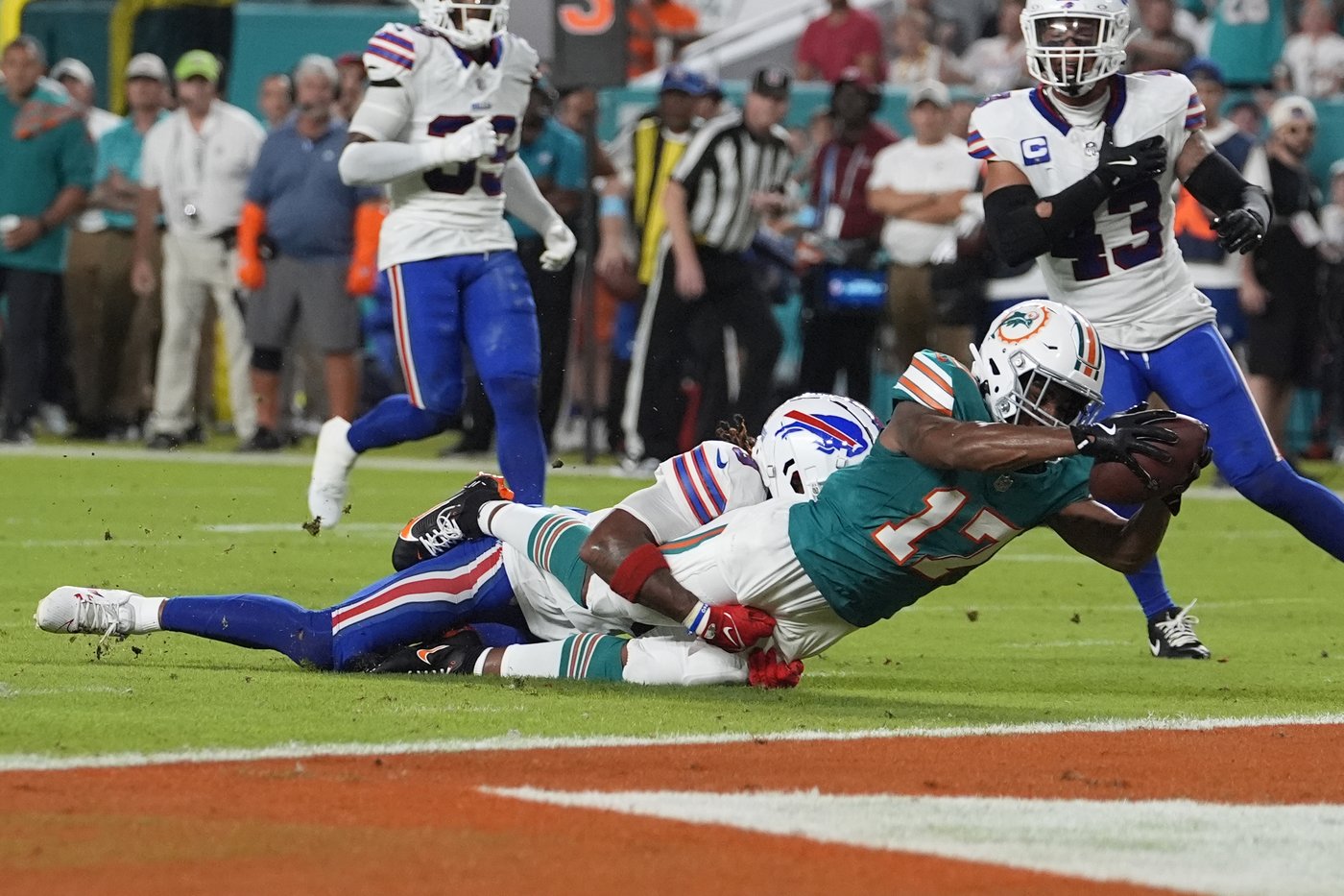 Dolphins look to get star playmakers more involved when they host winless Titans on Monday night | iNFOnews.ca Dolphins look to get star playmakers more involved when they host winless Titans on Monday night | iNFOnews.ca