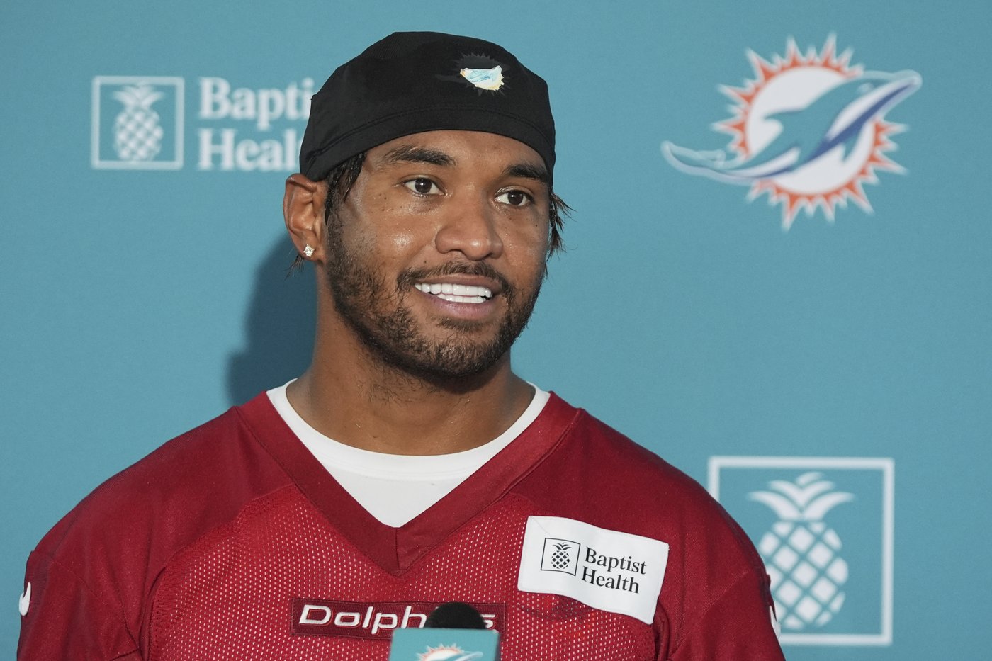 Dolphins' Tua Tagovailoa says rebuilding trust with Tyreek Hill is ongoing | iNFOnews.ca Dolphins' Tua Tagovailoa says rebuilding trust with Tyreek Hill is ongoing | iNFOnews.ca