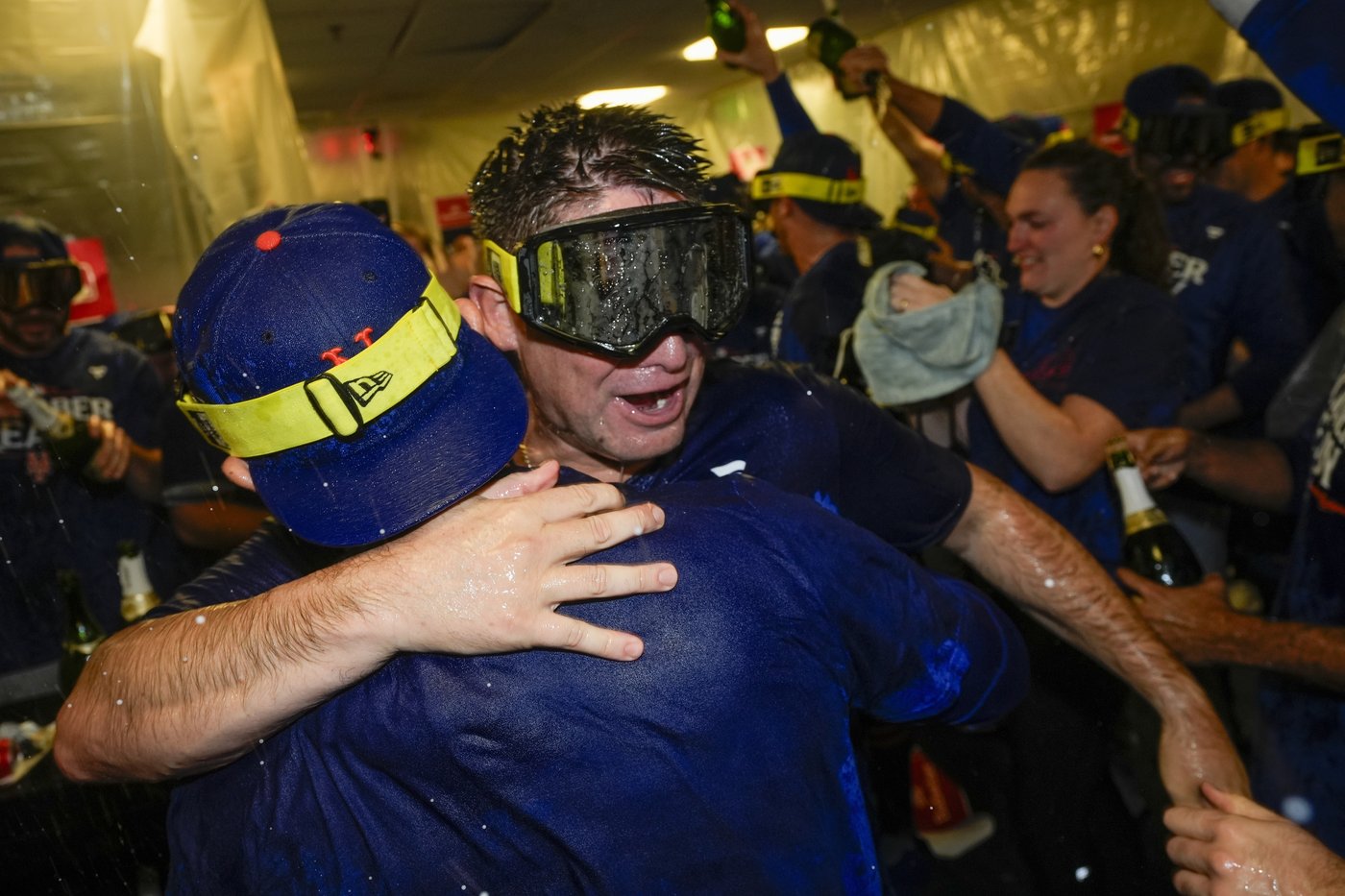 Mets advance in playoffs with 4-2 win over Brewers as Alonso homers to spark 9th-inning rally | iNFOnews.ca Mets advance in playoffs with 4-2 win over Brewers as Alonso homers to spark 9th-inning rally | iNFOnews.ca