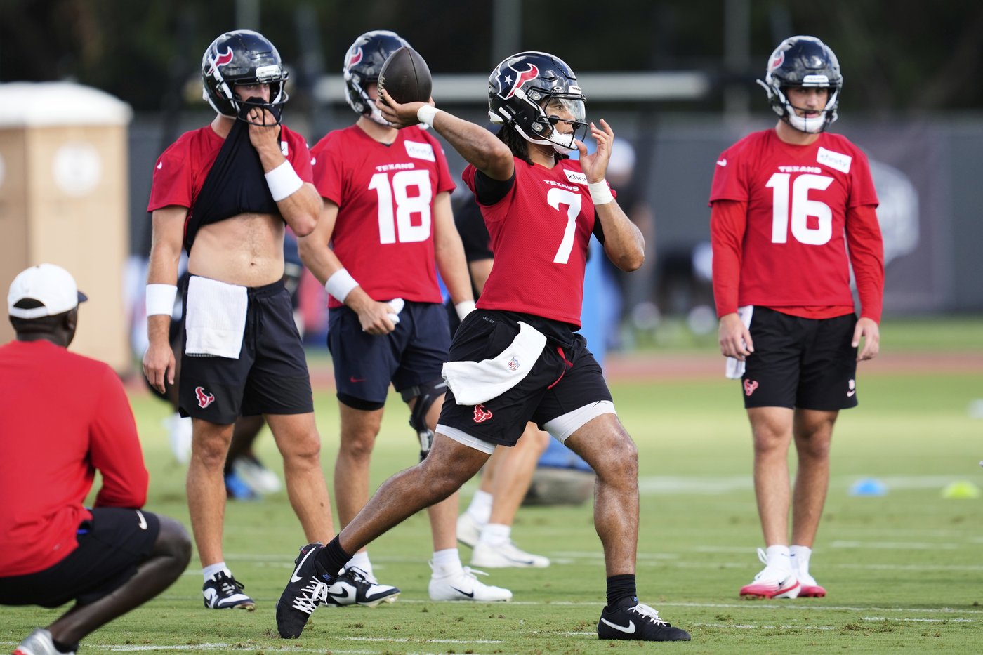 Texans open camp with new offensive coordinator, revamped receiver group | iNFOnews.ca