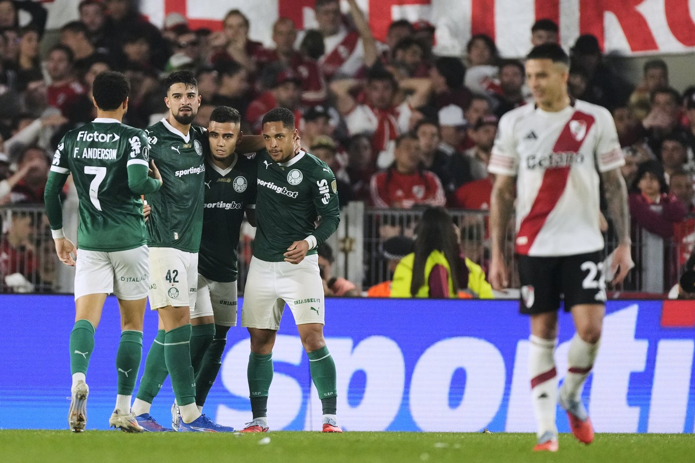 Palmeiras beats River Plate 2-1 in Copa Libertadores quarterfinal 1st leg | iNFOnews.ca