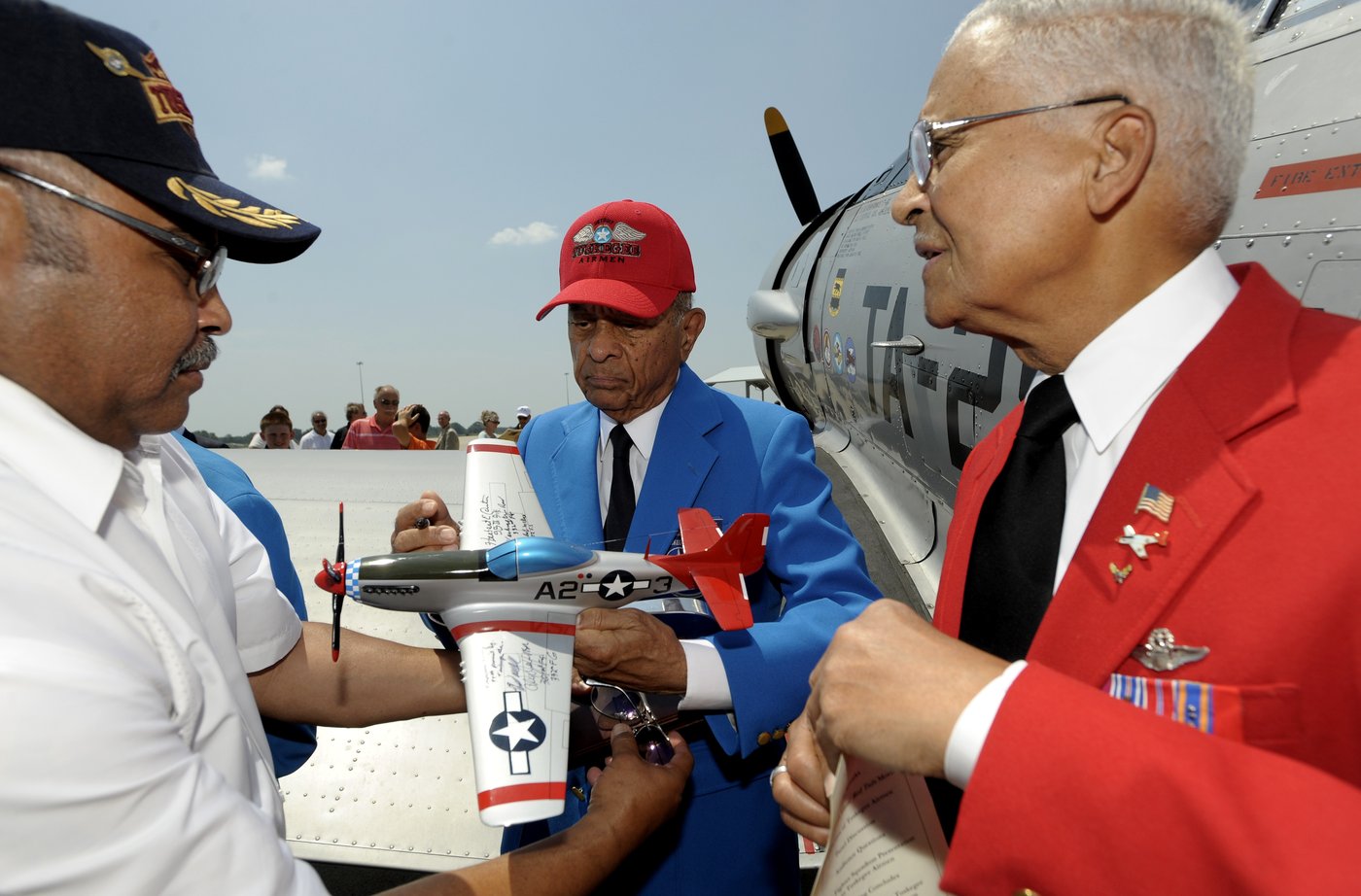 Decorated pilot Harry Stewart, Jr., one of the last surviving Tuskegee Airmen, dies at 100 | iNFOnews.ca
