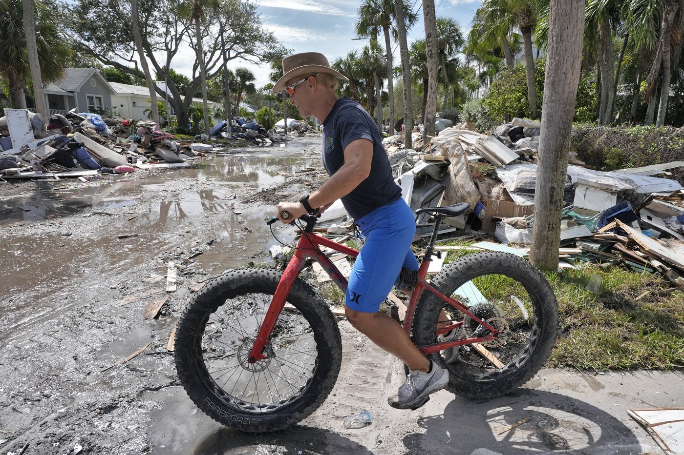 Time to evacuate is running out as Hurricane Milton closes in on Florida | iNFOnews.ca