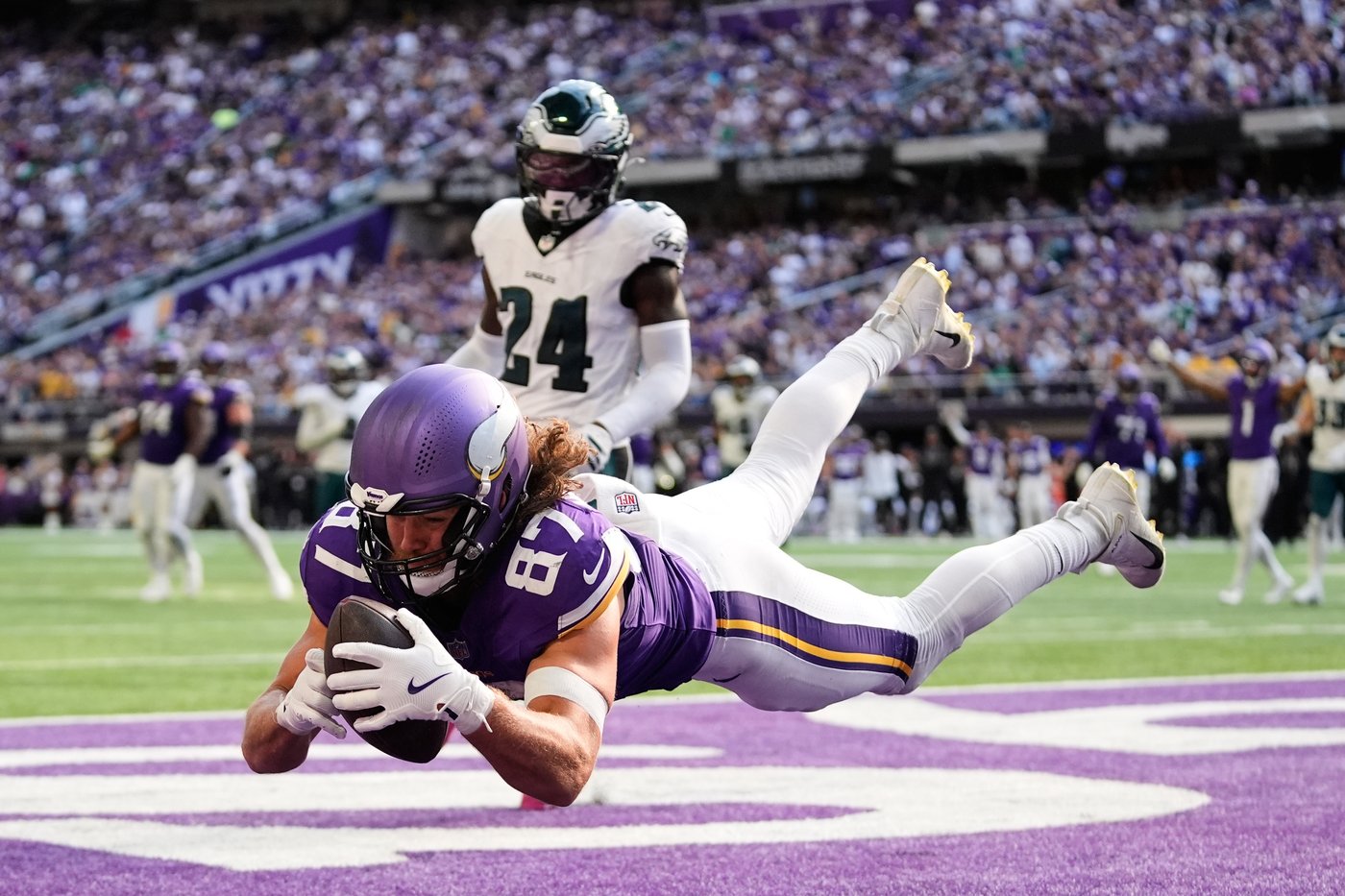 Six red zone trips and just 1 touchdown is the story of what went wrong for the Vikings vs Eagles | iNFOnews.ca
