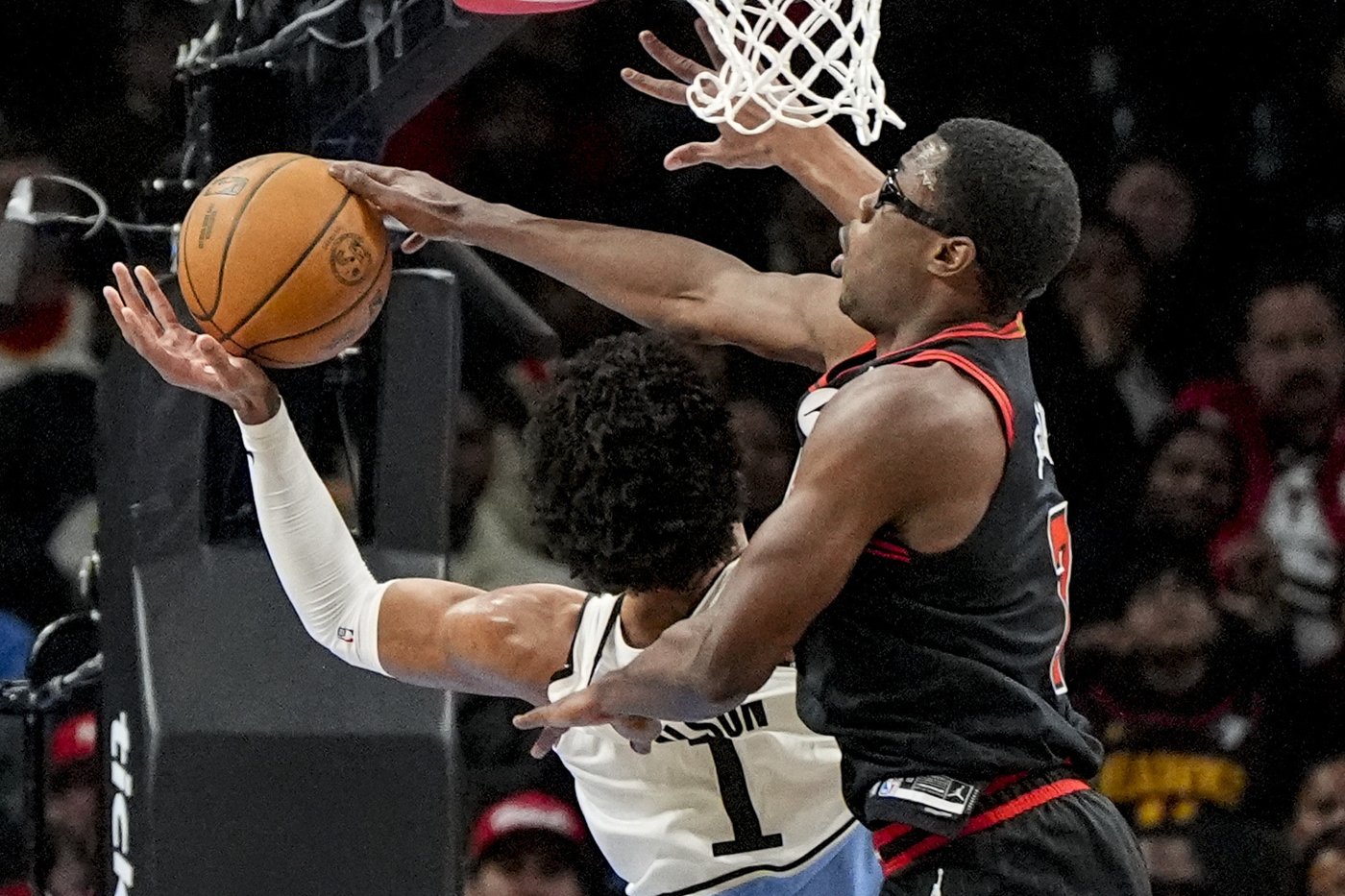 Hawks erase 21-point deficit by scoring 50 in the 4th quarter in a 141-133 win over the Bulls | iNFOnews.ca