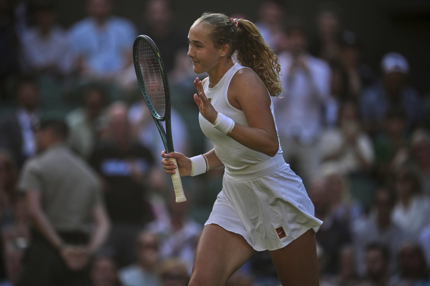 Mirra Andreeva beat Emma Navarro at Wimbledon. She was the last person to realize she won | iNFOnews.ca