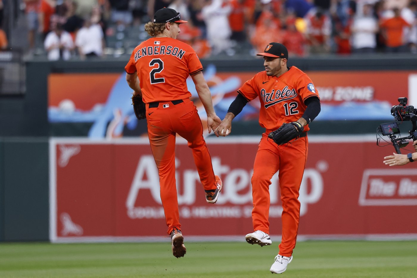 Orioles' Laureano comes off the bench to hit 2 homers, then nearly adds a 3rd | iNFOnews.ca