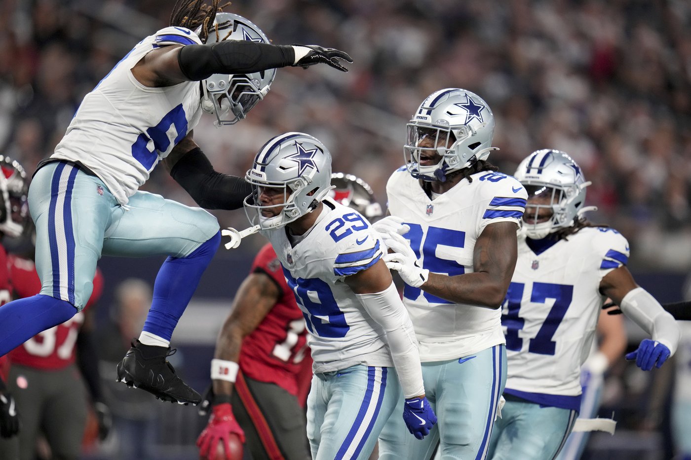 Eagles try to clinch NFC East title with Hurts' head injury looming large | iNFOnews.ca Eagles try to clinch NFC East title with Hurts' head injury looming large | iNFOnews.ca
