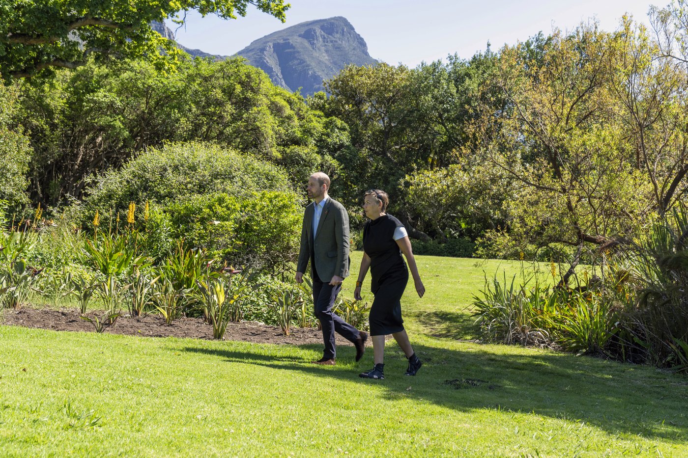 Prince William, in biodegradable sneakers, attends his Earthshot environment awards in South Africa | iNFOnews.ca Prince William, in biodegradable sneakers, attends his Earthshot environment awards in South Africa | iNFOnews.ca