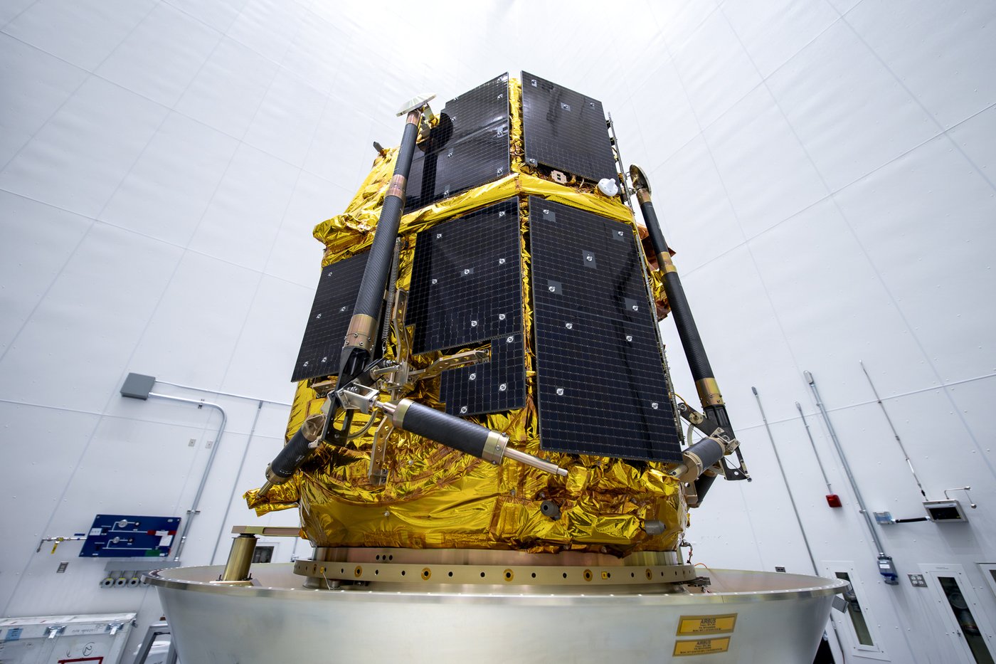 Private Japanese lunar lander enters orbit around moon ahead of a June touchdown | iNFOnews.ca