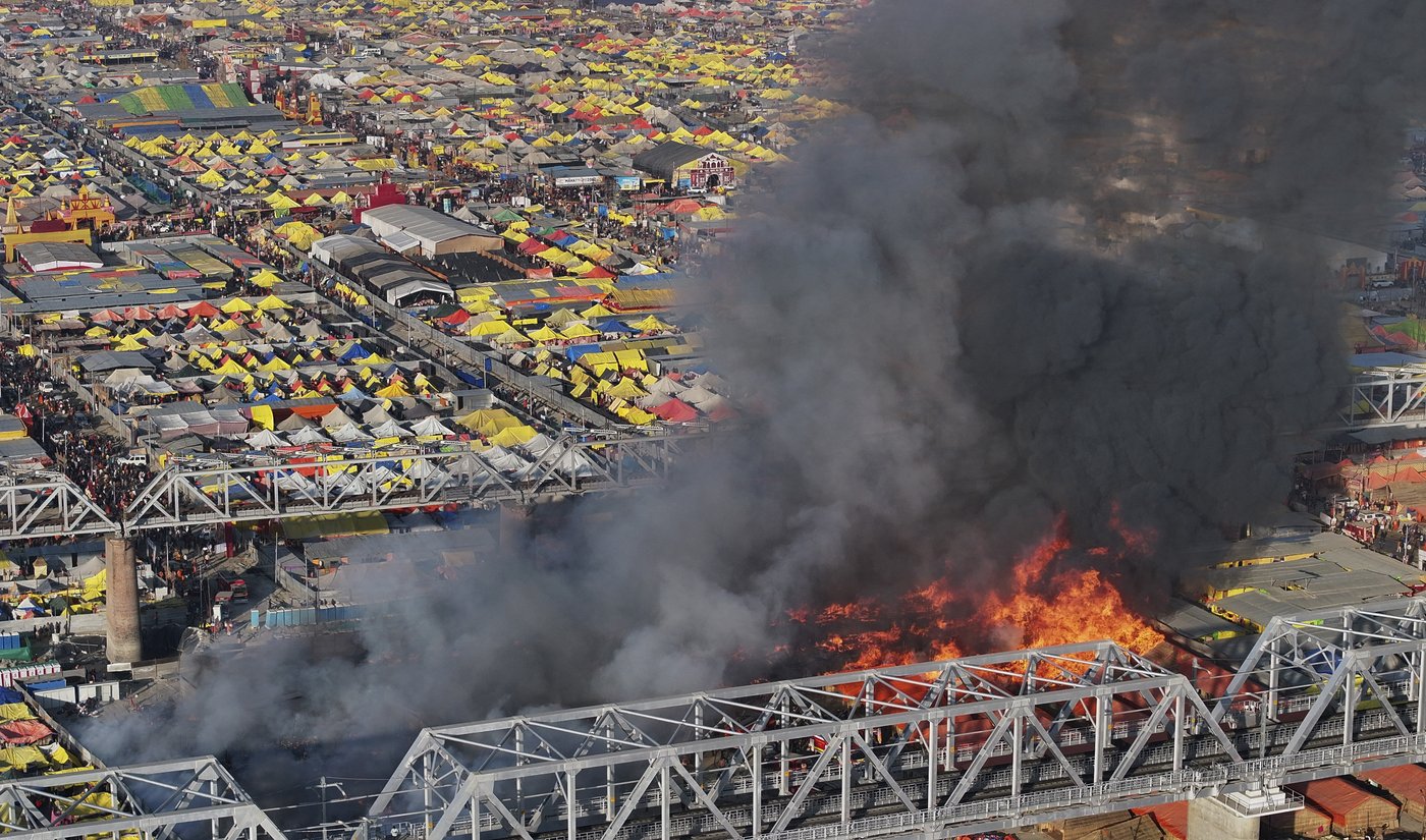 Fire burns through multiple tents at Maha Kumbh festival but causes no injuries | iNFOnews.ca Fire burns through multiple tents at Maha Kumbh festival but causes no injuries | iNFOnews.ca