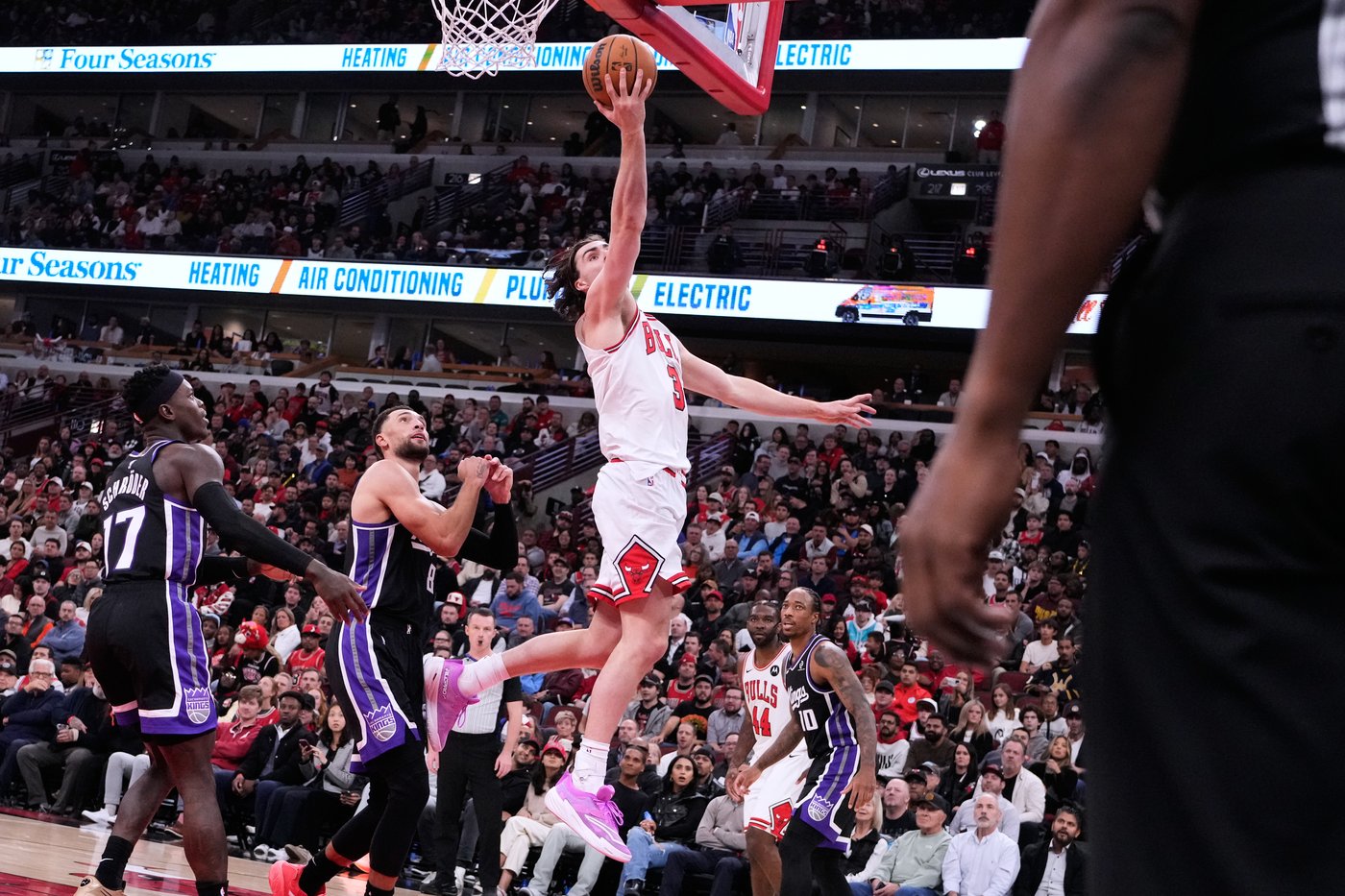 Giddey, Vucevic lead Bulls past Knicks 135-125 and a 5-0 start, their best in 29 years. | iNFOnews.ca Giddey, Vucevic lead Bulls past Knicks 135-125 and a 5-0 start, their best in 29 years. | iNFOnews.ca
