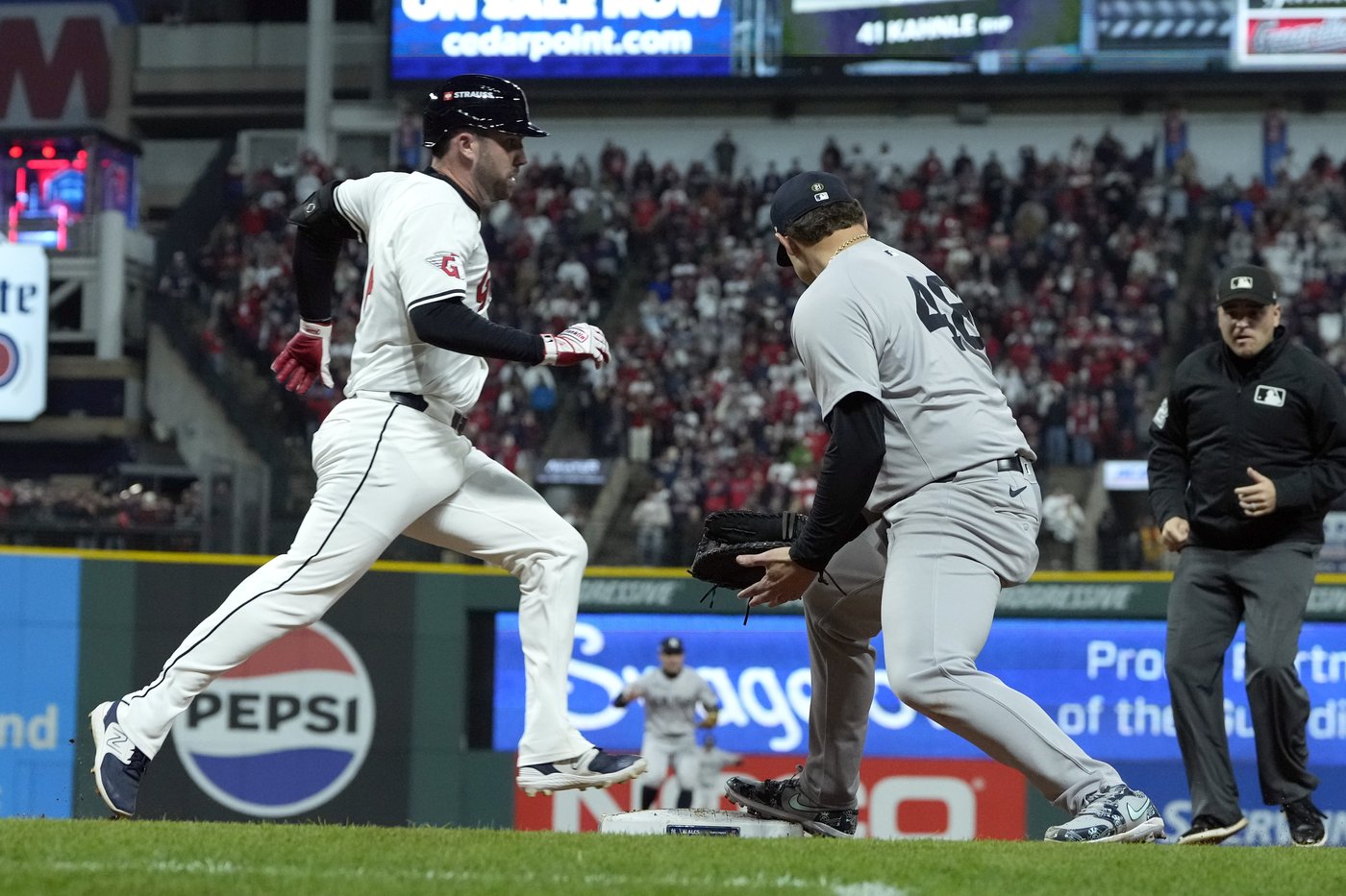 Leiter Jr. gets win in ALCS Game 4 for Yankees after being added to roster for injured Hamilton | iNFOnews.ca Leiter Jr. gets win in ALCS Game 4 for Yankees after being added to roster for injured Hamilton | iNFOnews.ca