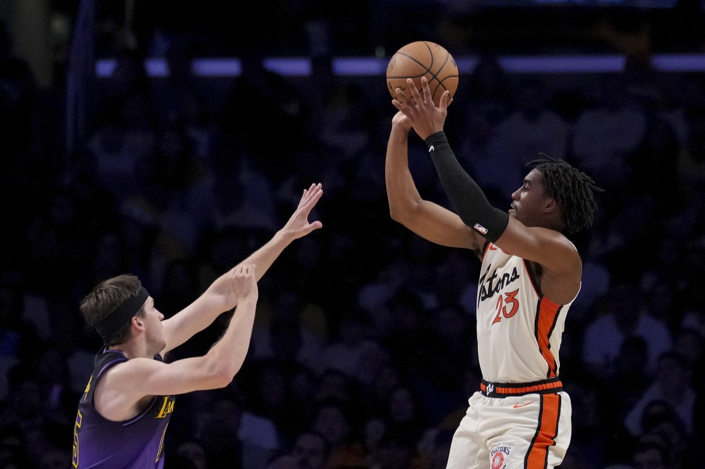 Pistons overcome LeBron's triple-double, beat Lakers 117-114 to sweep their season series | iNFOnews.ca