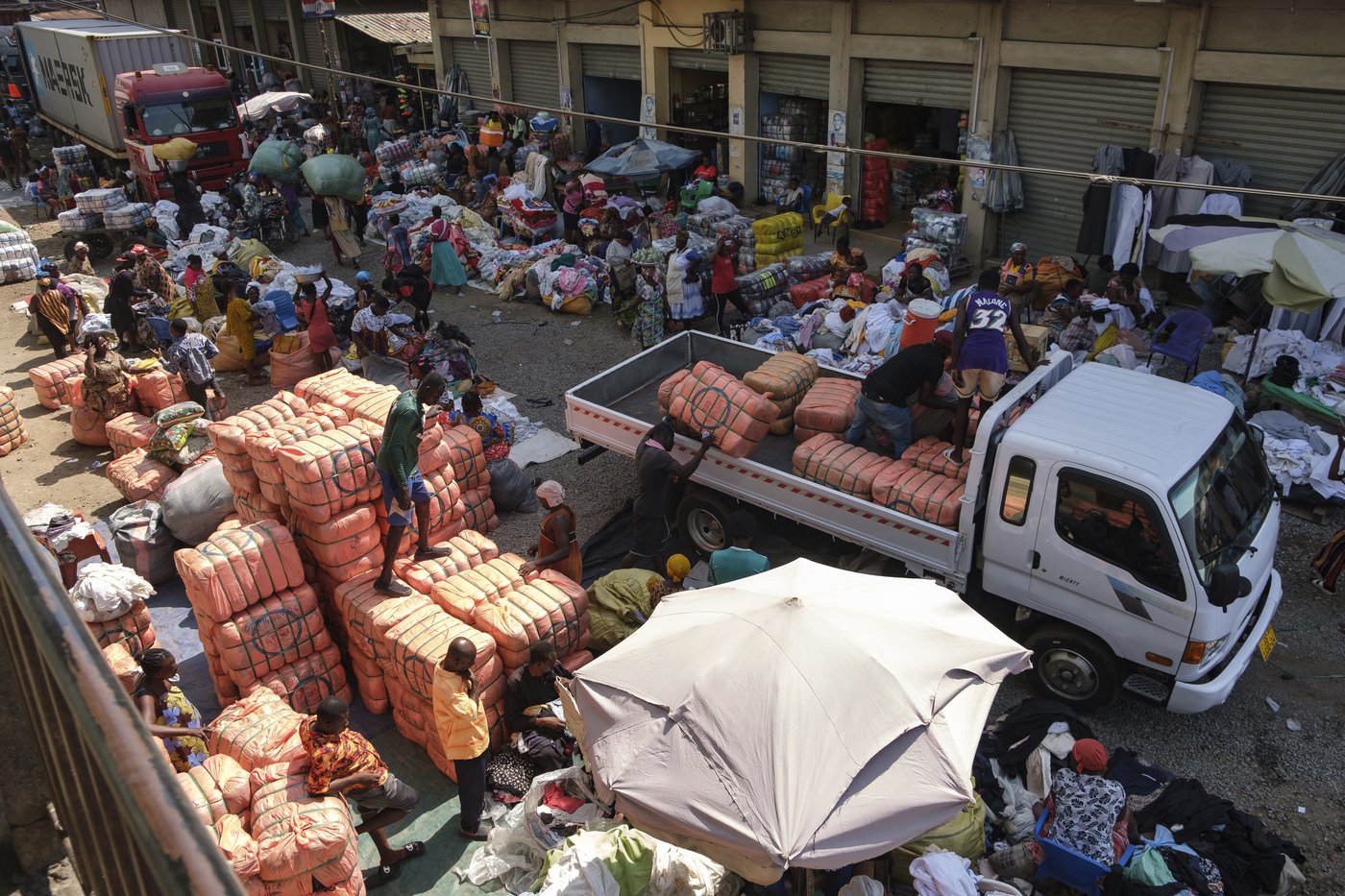 As fast fashion's waste pollutes Africa's environment, designers in Ghana are finding a solution | iNFOnews.ca As fast fashion's waste pollutes Africa's environment, designers in Ghana are finding a solution | iNFOnews.ca