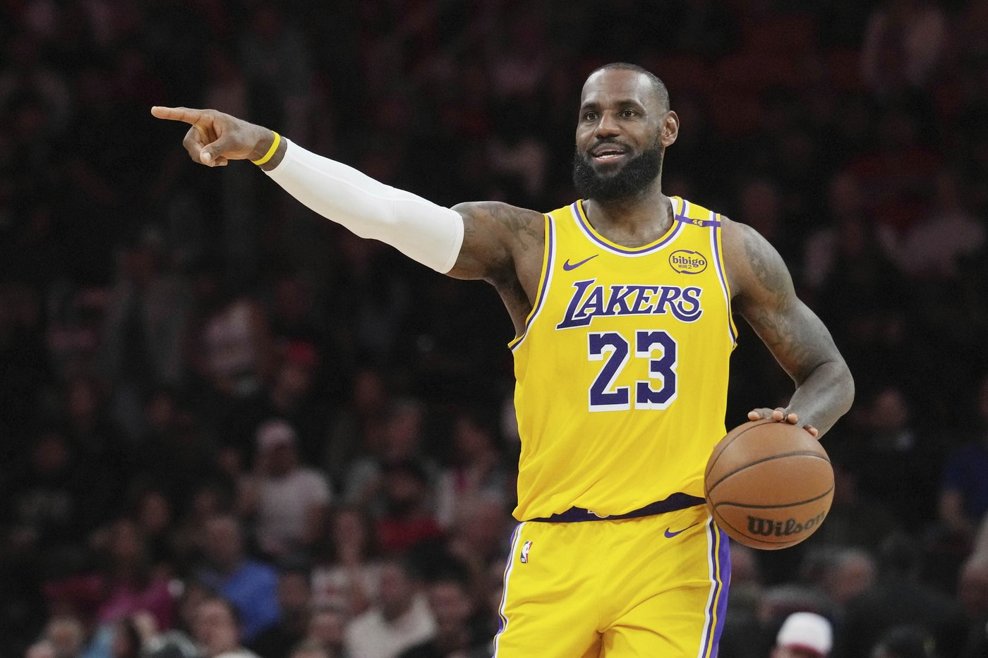 Herro scores 31, Heat roll past LeBron and struggling Lakers 134-93 | iNFOnews.ca