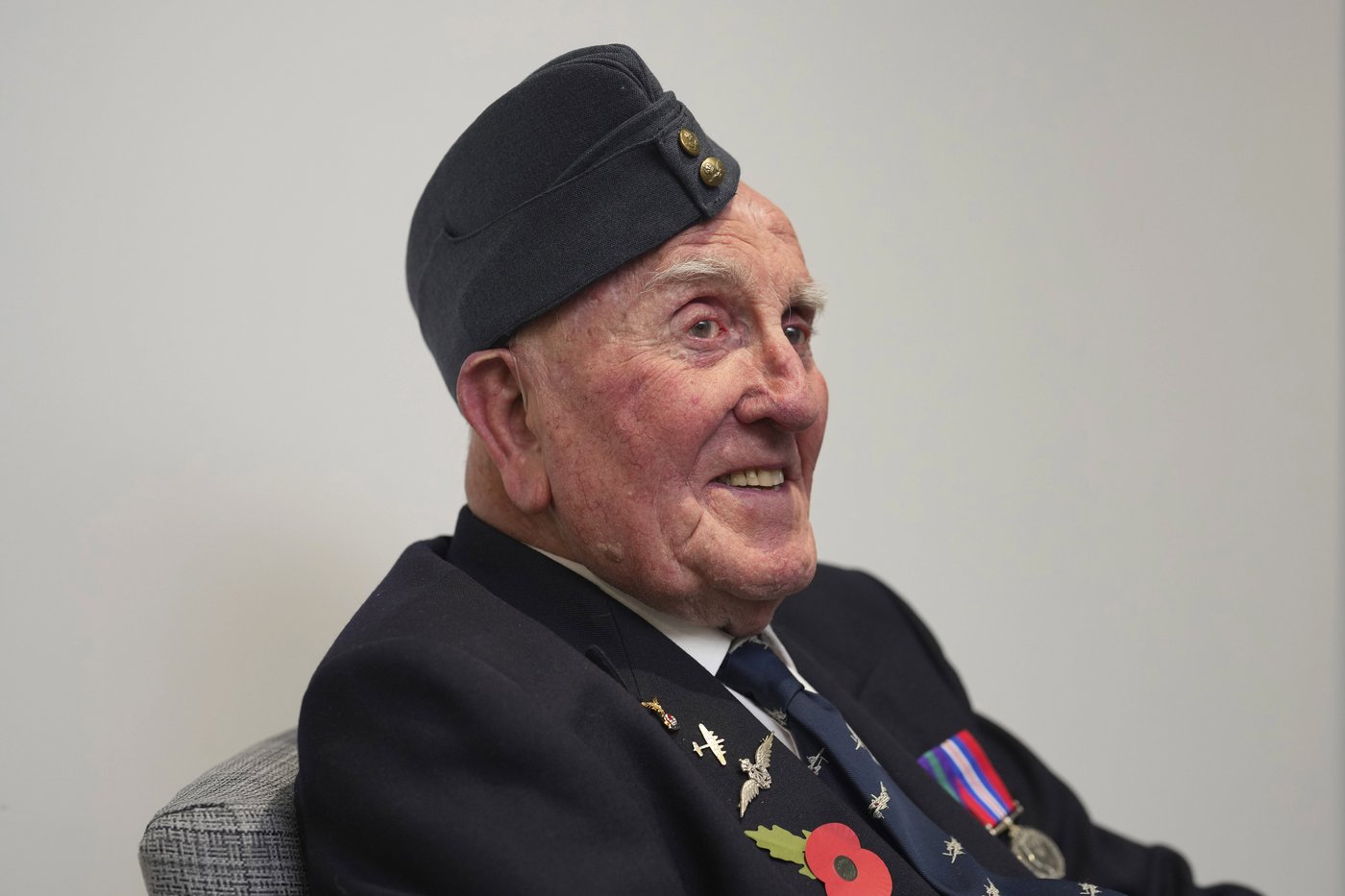 100-year-old Royal Air Force veteran will join UK memorial service for the first time | iNFOnews.ca