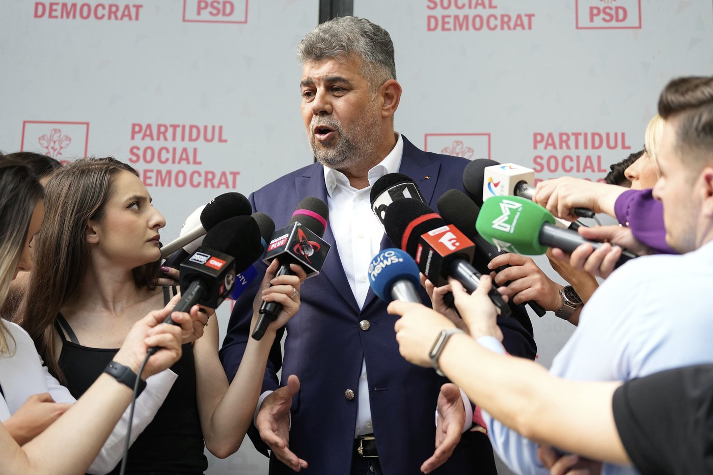 Romanian premier resigns after his coalition's candidate fails to advance in presidential runoff | iNFOnews.ca