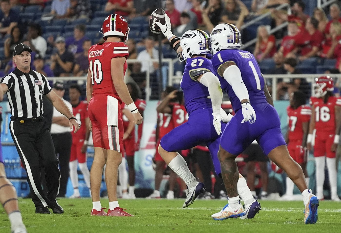 James Madison secures its first bowl win after topping Western Kentucky 27-17 in the Boca Raton | iNFOnews.ca