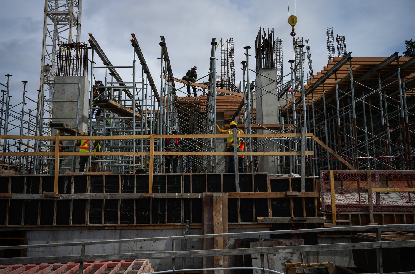 Cities, housing groups want B.C. to launch permanent housing roundtable | iNFOnews.ca