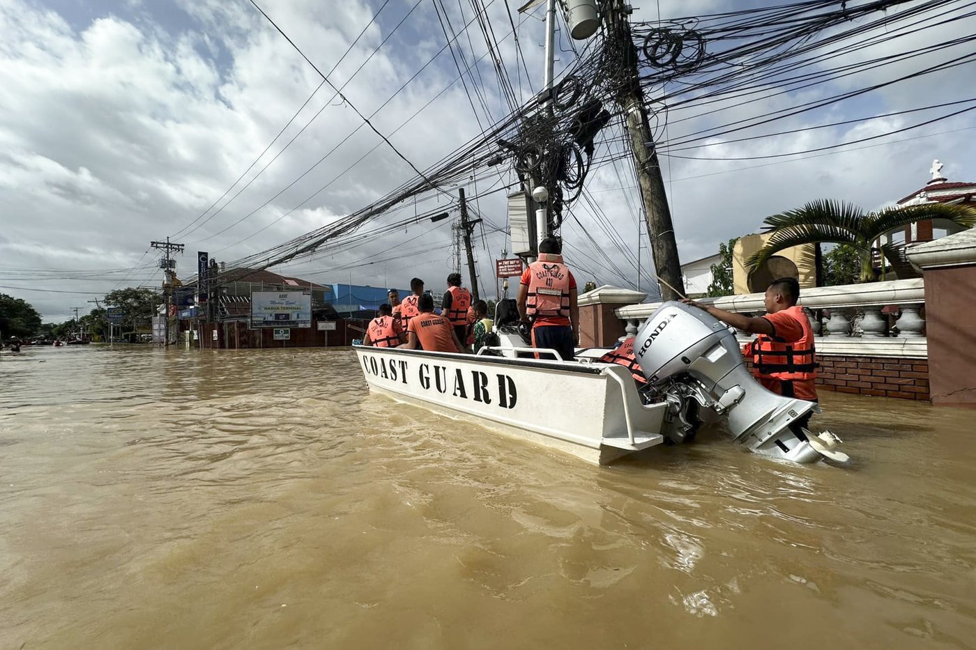 Storm blows away from northern Philippines leaving 82 dead but forecasters warn it may do a U-turn | iNFOnews.ca Storm blows away from northern Philippines leaving 82 dead but forecasters warn it may do a U-turn | iNFOnews.ca