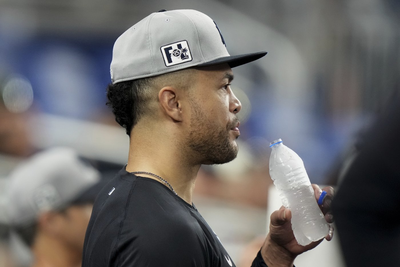 Yankees slugger Giancarlo Stanton takes batting practice as he continues recovery from elbow issues | iNFOnews.ca