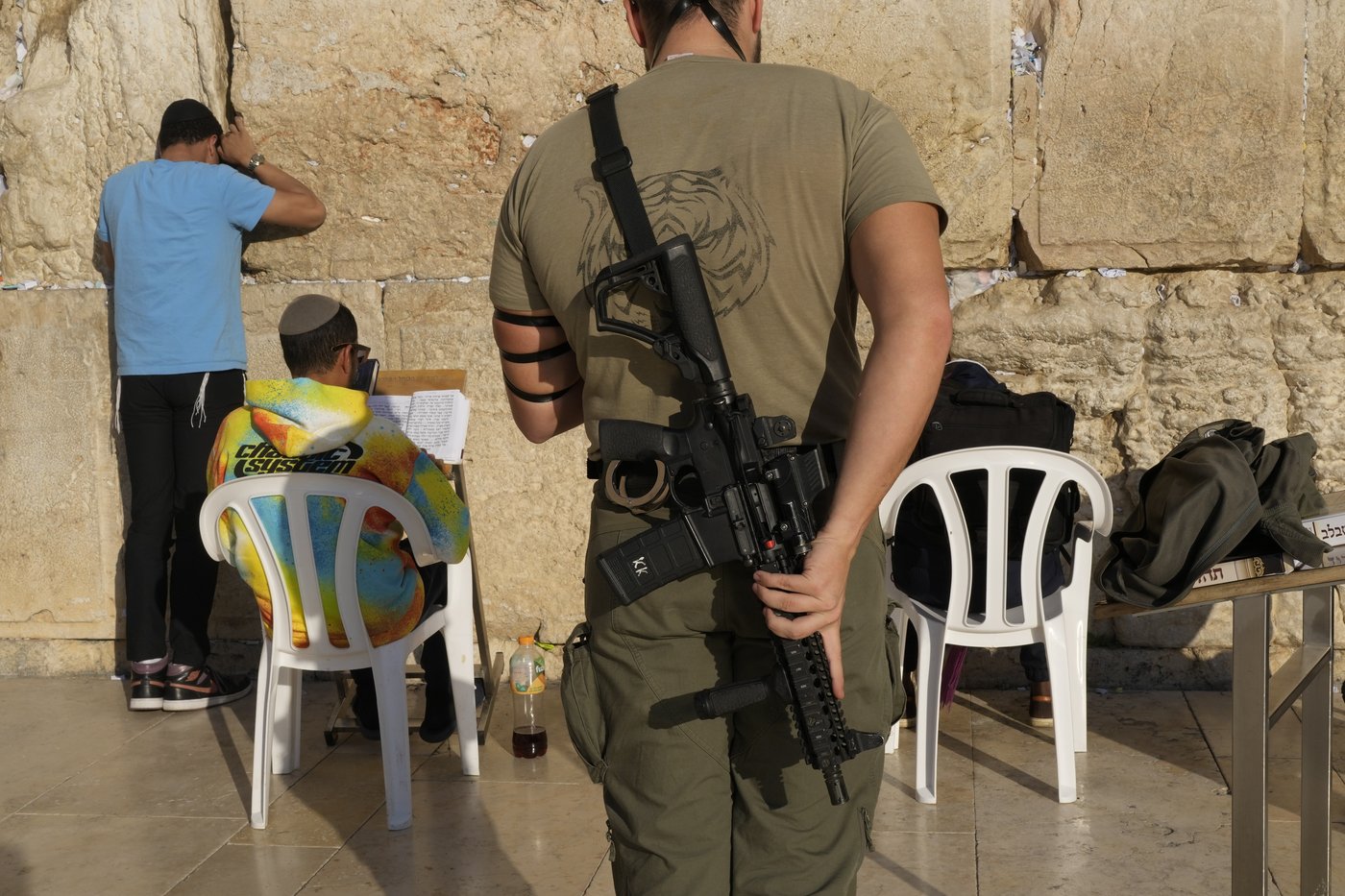 An Israeli strike kills a person in Lebanon, further shaking the tenuous ceasefire | iNFOnews.ca