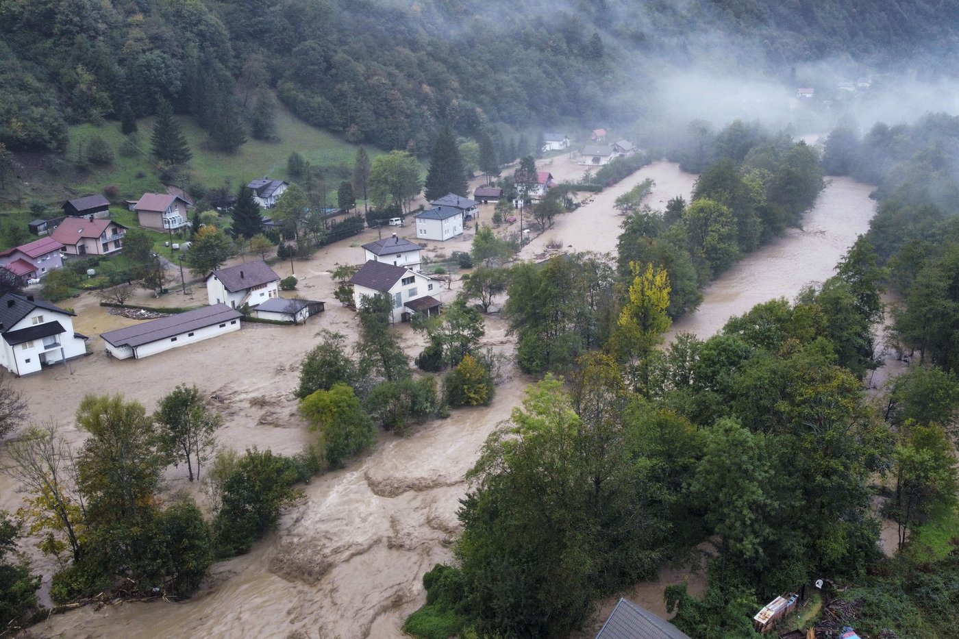 Rainstorms and heavy floods hit large parts of Bosnia, killing at least 16 people | iNFOnews.ca Rainstorms and heavy floods hit large parts of Bosnia, killing at least 16 people | iNFOnews.ca
