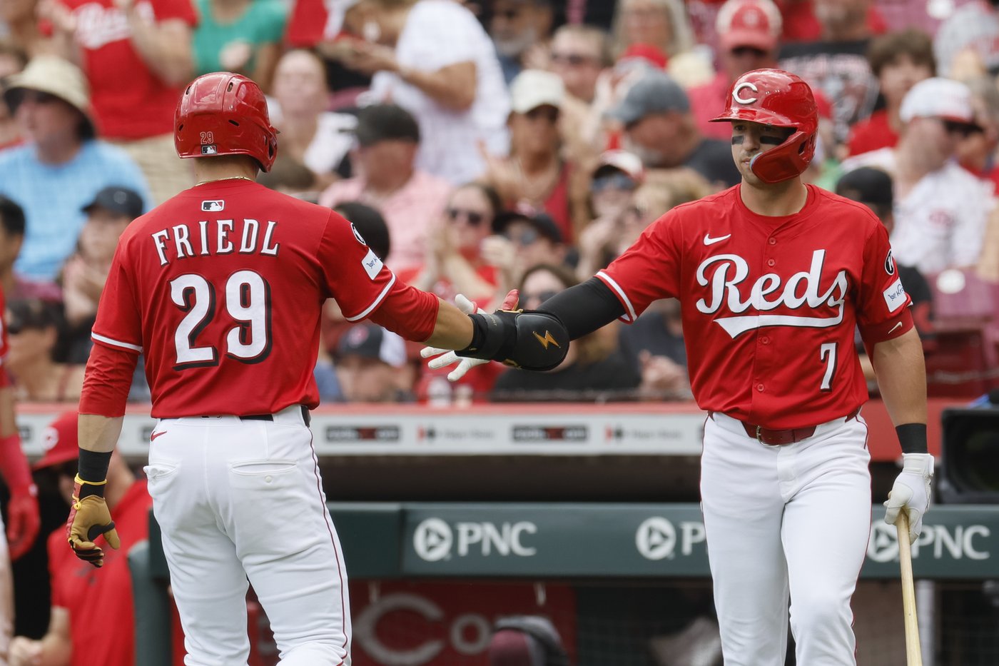 Friedl homers and Francona gets 2,000th win as the Reds beat the Rockies 4-2 | iNFOnews.ca