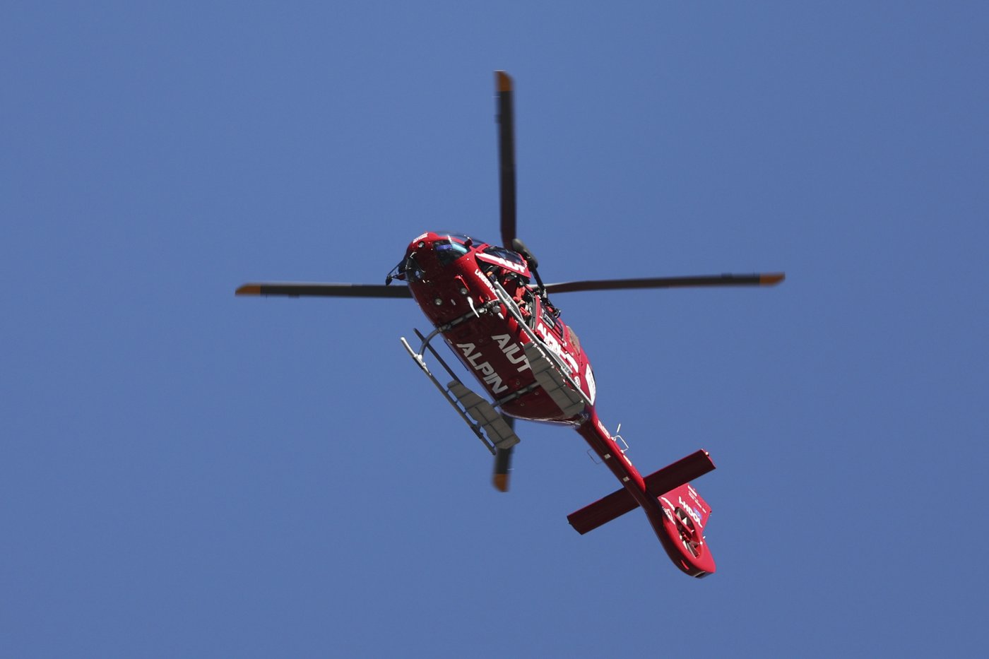 Moeller earns first World Cup win as another injured skier is airlifted off 2026 Olympics slope | iNFOnews.ca Moeller earns first World Cup win as another injured skier is airlifted off 2026 Olympics slope | iNFOnews.ca