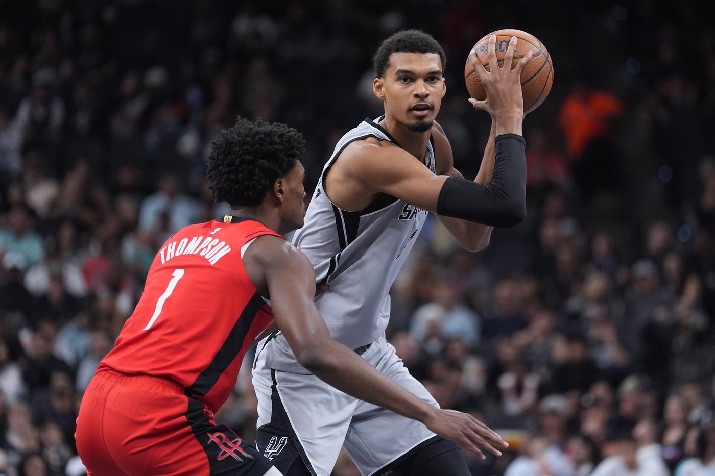 Barnes, Wembanyama lead Spurs to a 121-110 win over Rockets in the teams' NBA Cup opener | iNFOnews.ca