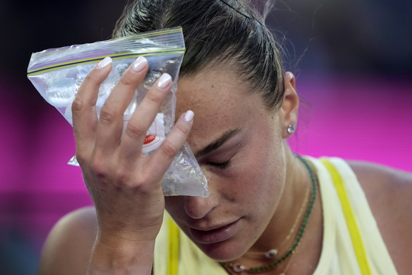 Swiatek wins at Qatar Open to set up quarterfinal match against Rybakina | iNFOnews.ca