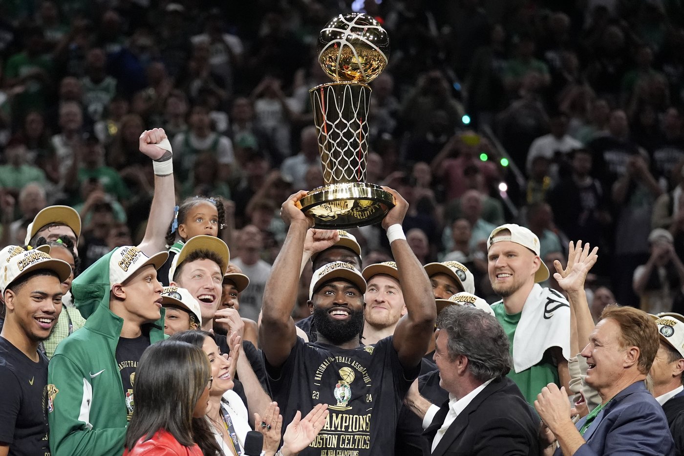 NBA champion Celtics prepare for banner night and opener against rival New York Knicks | iNFOnews.ca NBA champion Celtics prepare for banner night and opener against rival New York Knicks | iNFOnews.ca