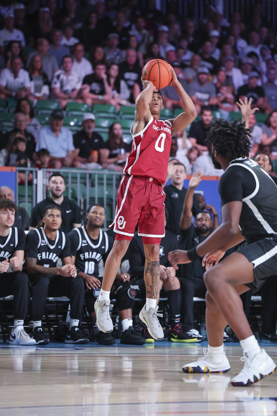 Oklahoma hangs on to beat Providence 79-77 in wild finish at Battle 4 Atlantis | iNFOnews.ca Oklahoma hangs on to beat Providence 79-77 in wild finish at Battle 4 Atlantis | iNFOnews.ca