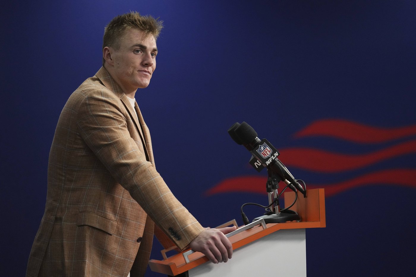 Rookie QB Bo Nix weathers a tough start and has Broncos in position to end a long playoff drought | iNFOnews.ca Rookie QB Bo Nix weathers a tough start and has Broncos in position to end a long playoff drought | iNFOnews.ca