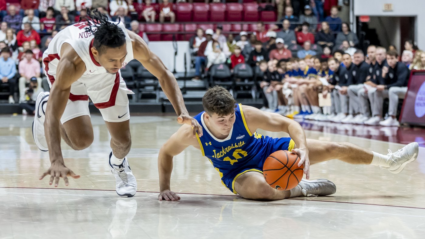 Holloway, No. 5 Alabama overwhelm South Dakota State with 19 3-pointers in 105-82 victory | iNFOnews.ca Holloway, No. 5 Alabama overwhelm South Dakota State with 19 3-pointers in 105-82 victory | iNFOnews.ca