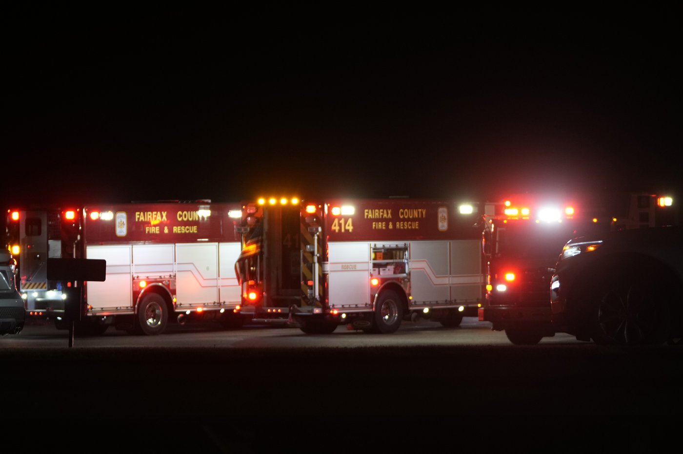 Passenger jet with 64 aboard collides with Army helicopter while landing at Reagan Airport near DC | iNFOnews.ca Passenger jet with 64 aboard collides with Army helicopter while landing at Reagan Airport near DC | iNFOnews.ca