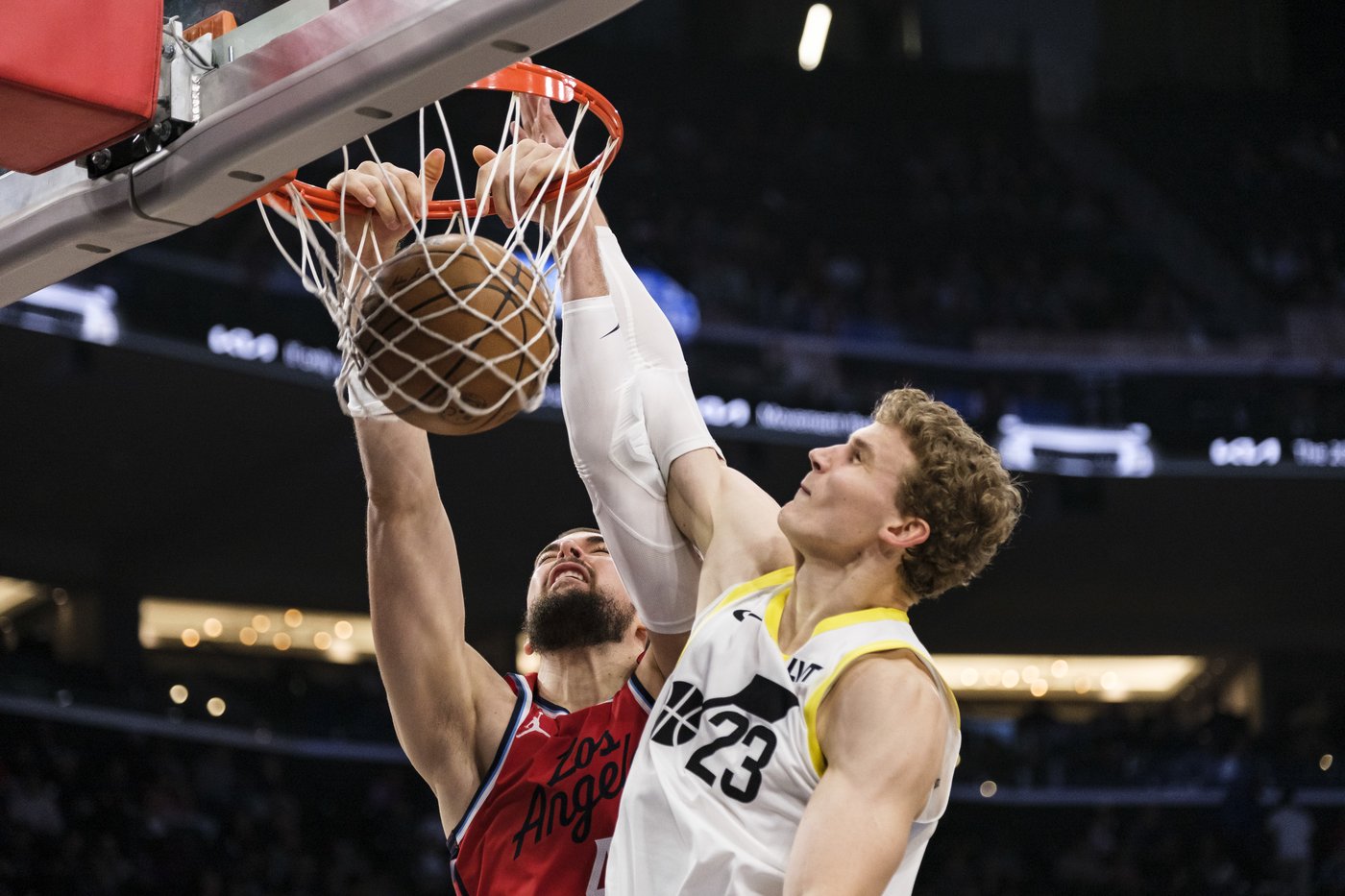 James Harden scores 24 of his 41 points in 1st quarter as Clippers beat Jazz 144-107 | iNFOnews.ca