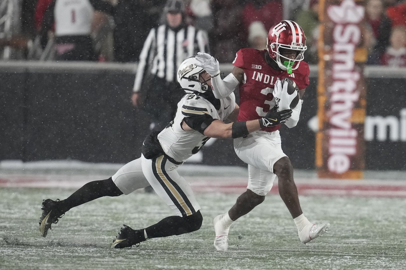 Brr! Winter adds an old-school challenge to the CFP. Visiting teams insist it's 'snow' problem | iNFOnews.ca