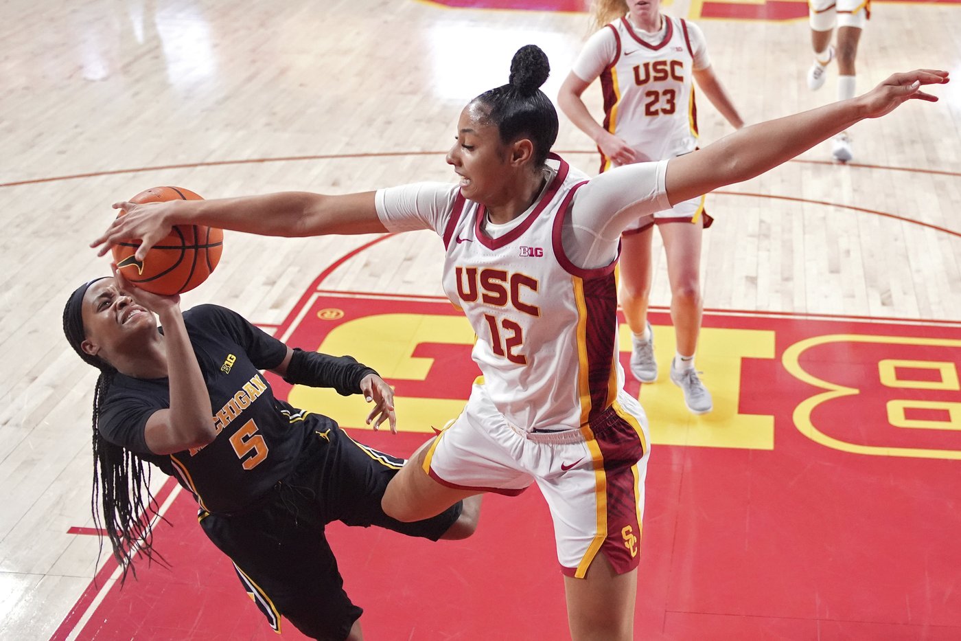 JuJu Watkins scores 31 points to propel No. 4 Southern California past No. 23 Michigan 78-58 | iNFOnews.ca JuJu Watkins scores 31 points to propel No. 4 Southern California past No. 23 Michigan 78-58 | iNFOnews.ca