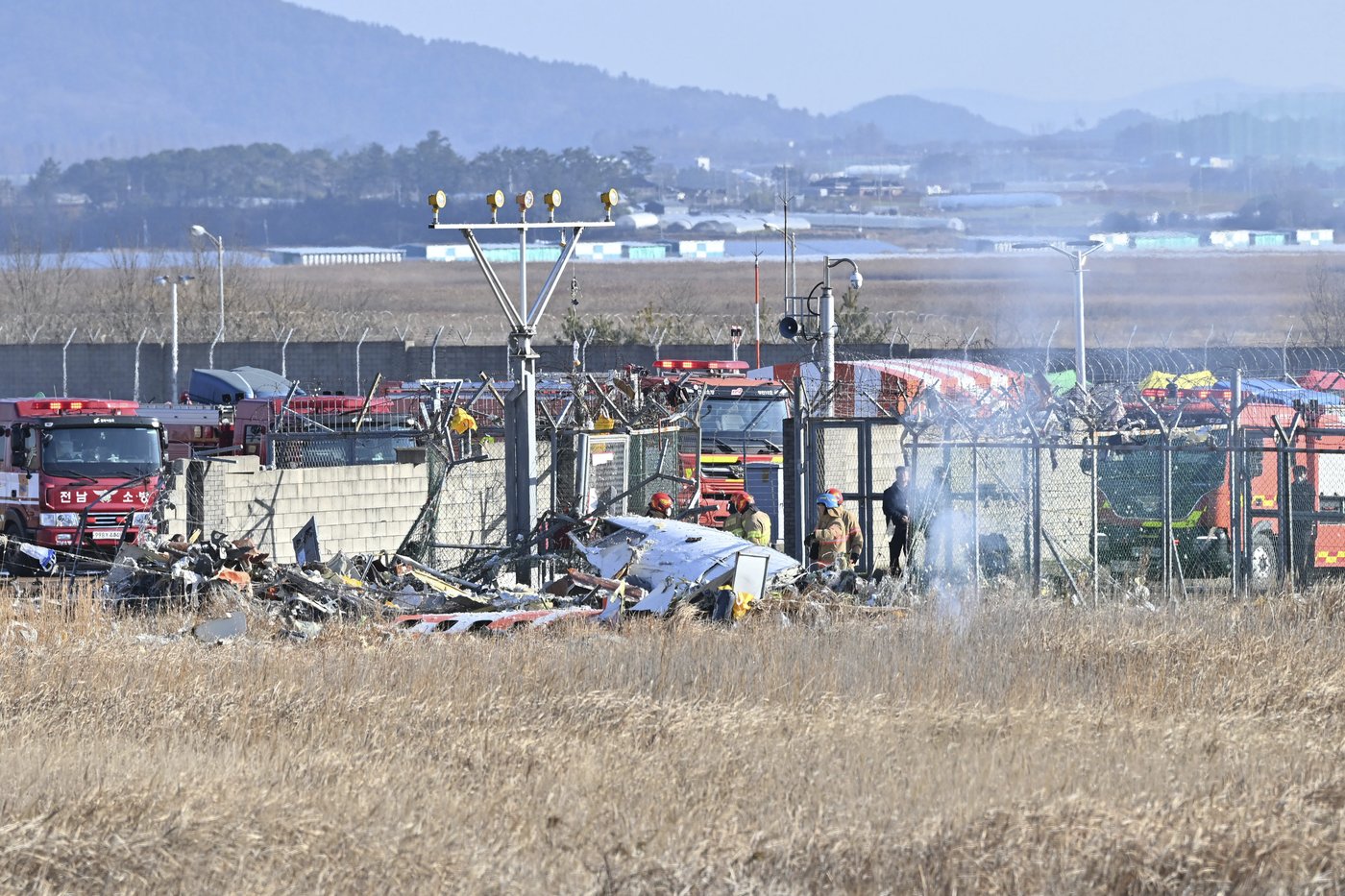 What we know about the deadly passenger jet crash in South Korea | iNFOnews.ca What we know about the deadly passenger jet crash in South Korea | iNFOnews.ca