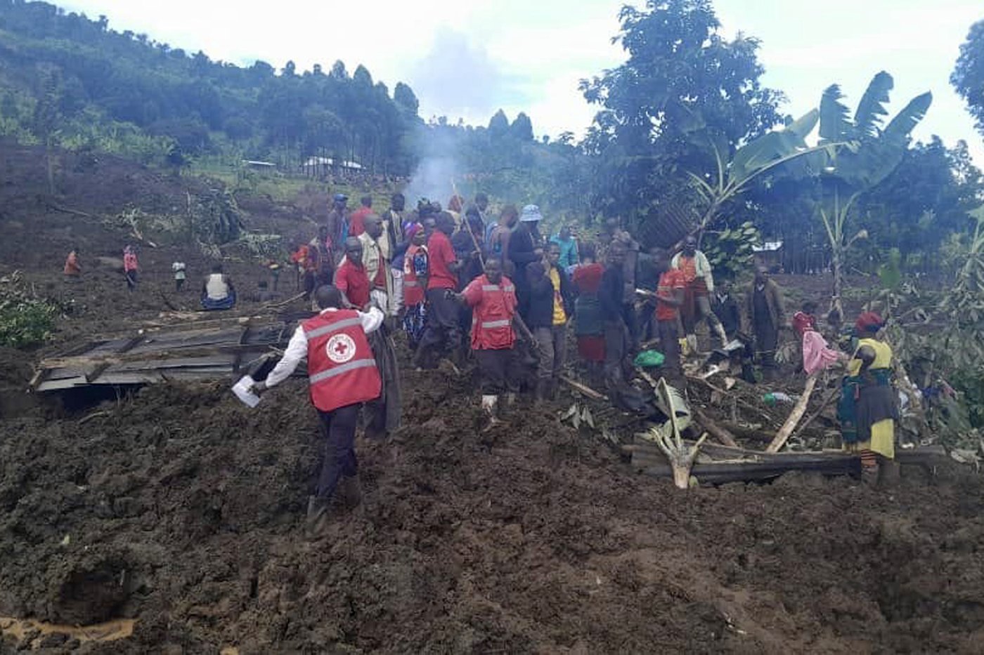 Death toll in Uganda landslides rises to 20 as search for more casualties presses on | iNFOnews.ca Death toll in Uganda landslides rises to 20 as search for more casualties presses on | iNFOnews.ca