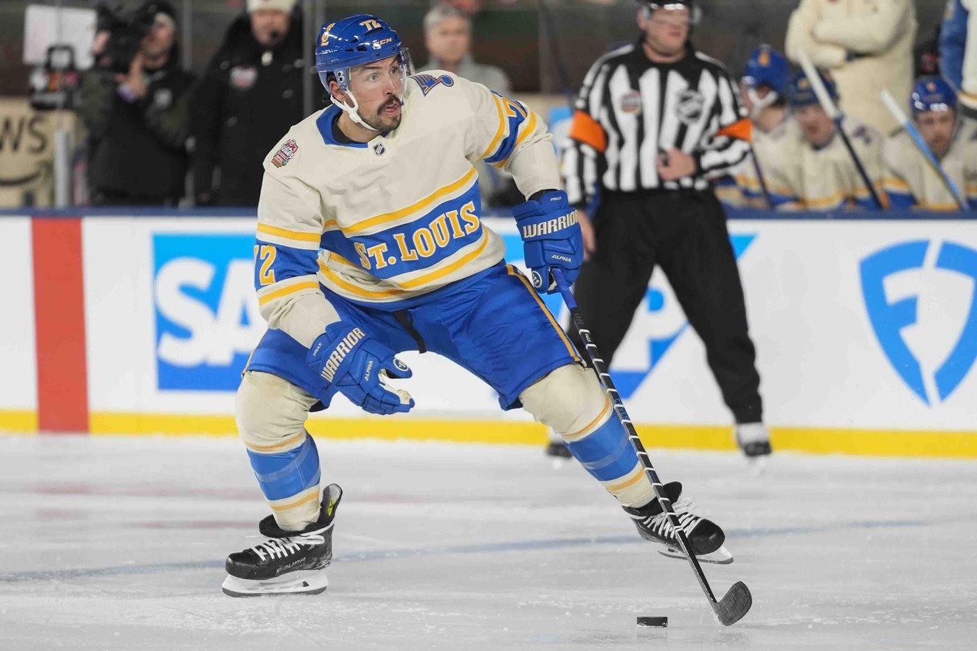 Cam Fowler scores twice as the Blues beat the Blackhawks 6-2 in the Winter Classic at Wrigley Field | iNFOnews.ca